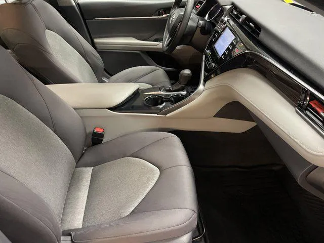 2019 Toyota CAMRY thumbnail 34