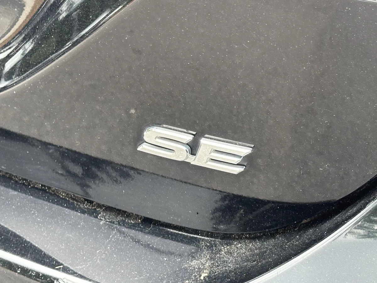 2019 TOYOTA CAMRY SE thumbnail 10