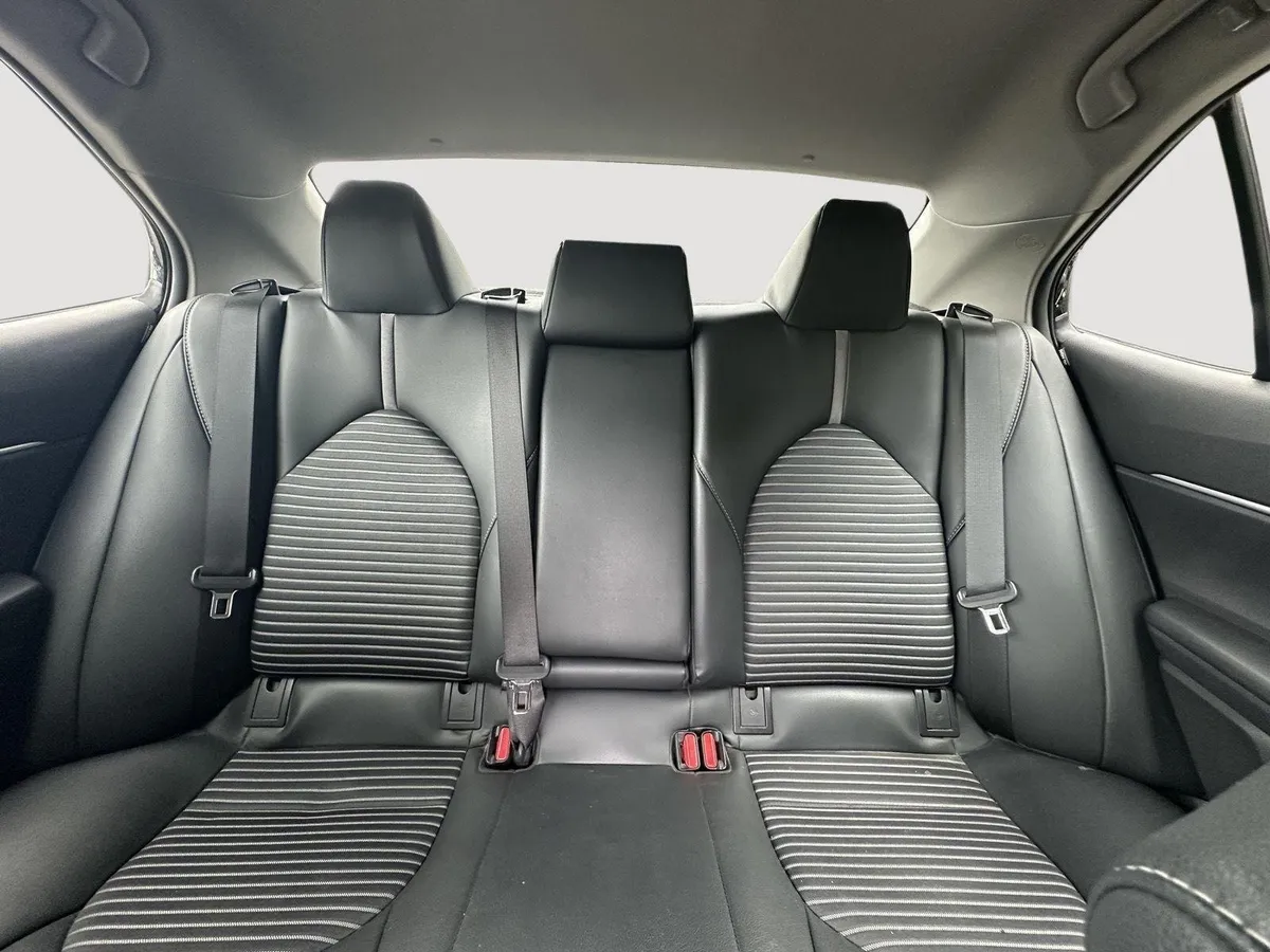 2019 TOYOTA CAMRY SE thumbnail 13