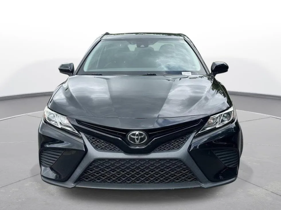 2019 TOYOTA CAMRY SE thumbnail 3