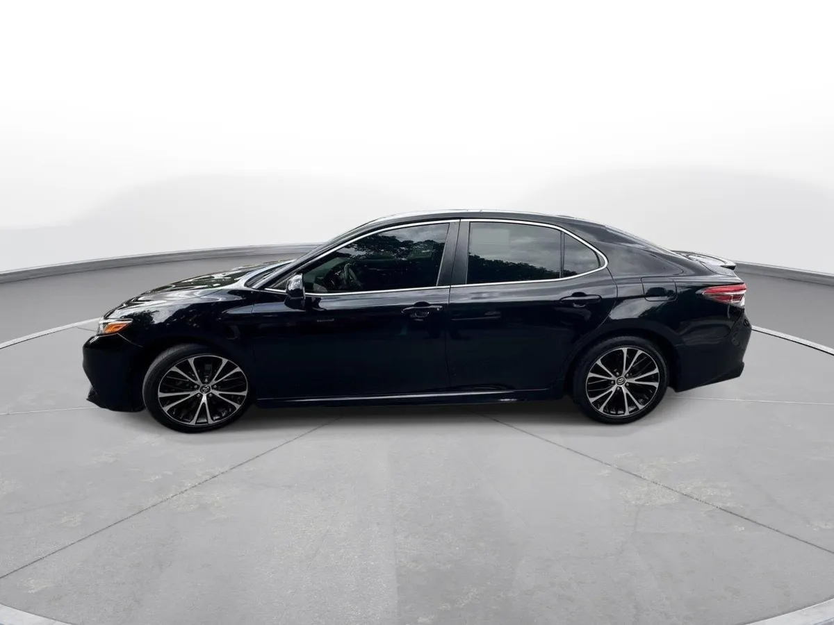 2019 TOYOTA CAMRY SE thumbnail 9