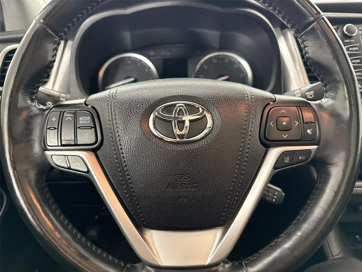 2019 Toyota Highlander Limited Platinum thumbnail 17