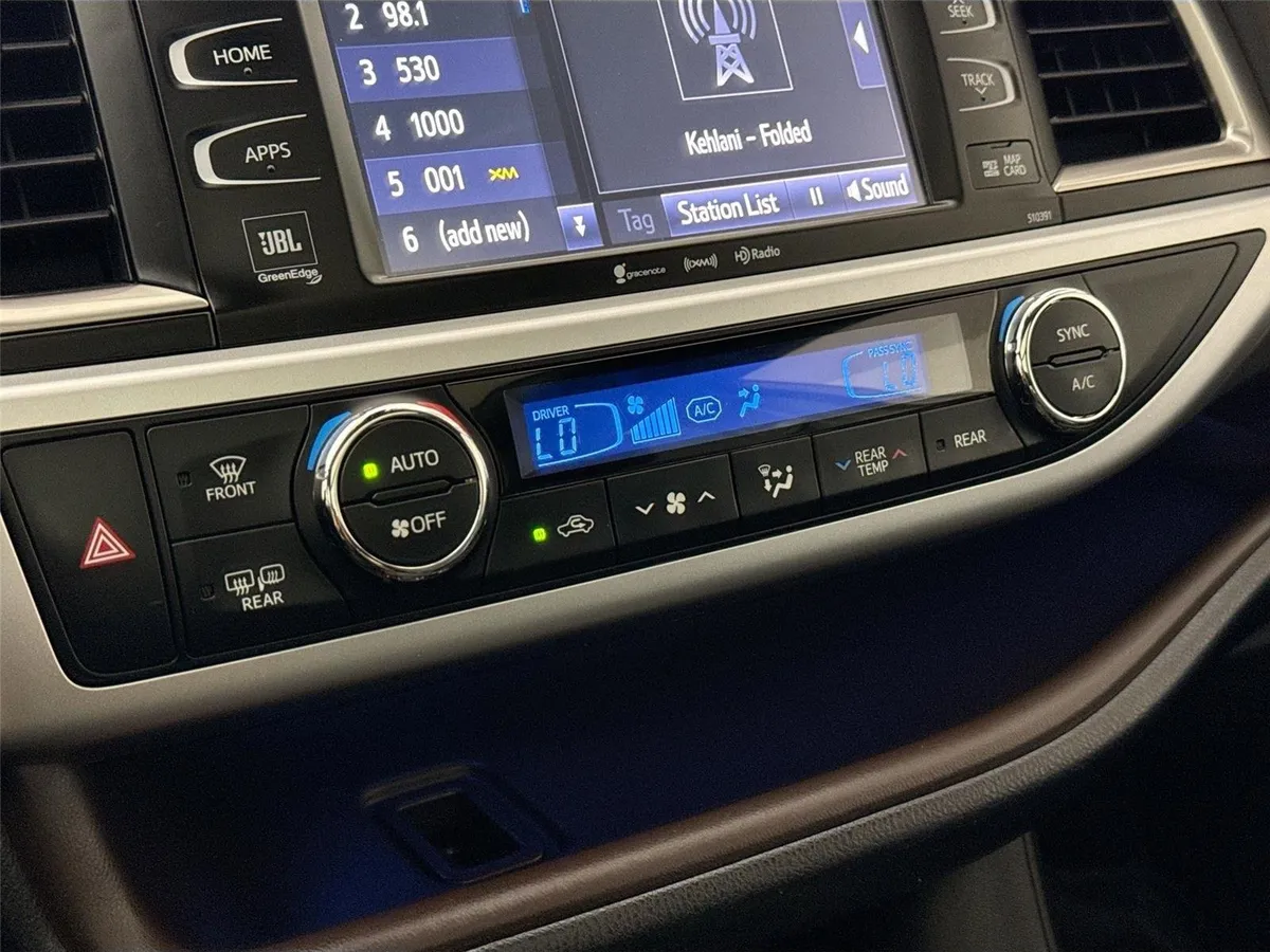 2019 Toyota Highlander Limited Platinum thumbnail 27