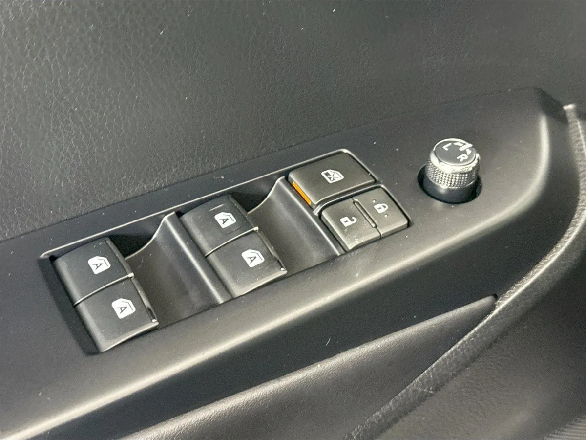 2019 Toyota Highlander Limited Platinum thumbnail 29