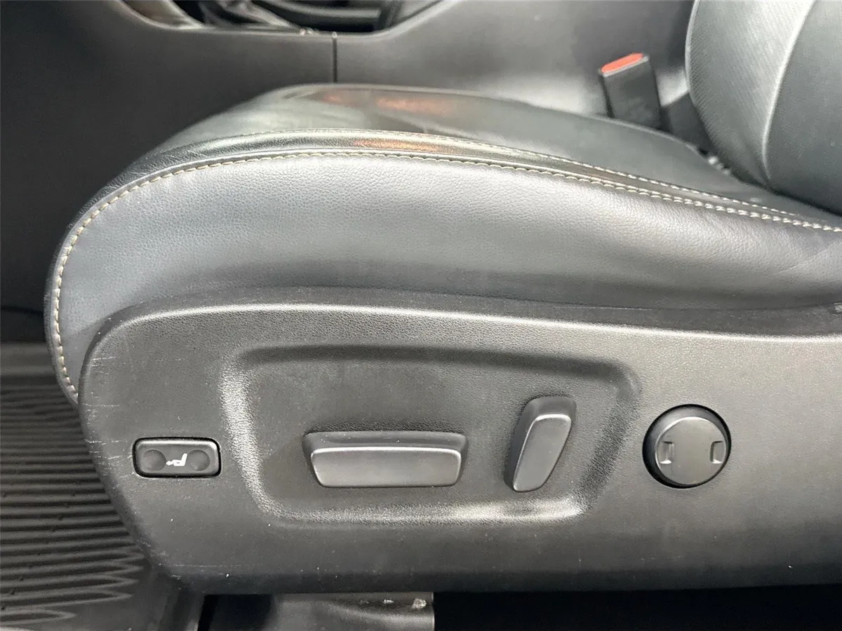 2019 Toyota Highlander Limited Platinum thumbnail 31