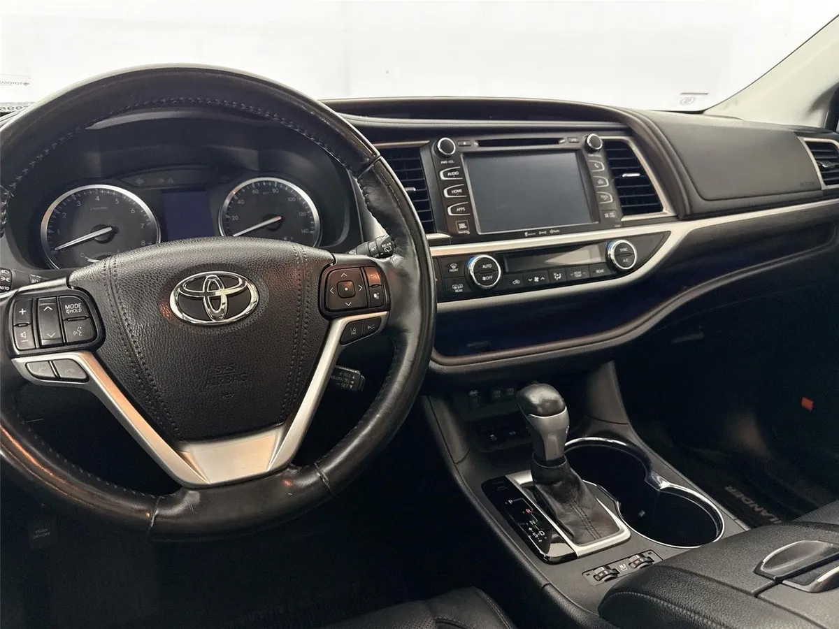 2019 Toyota Highlander Limited Platinum thumbnail 34