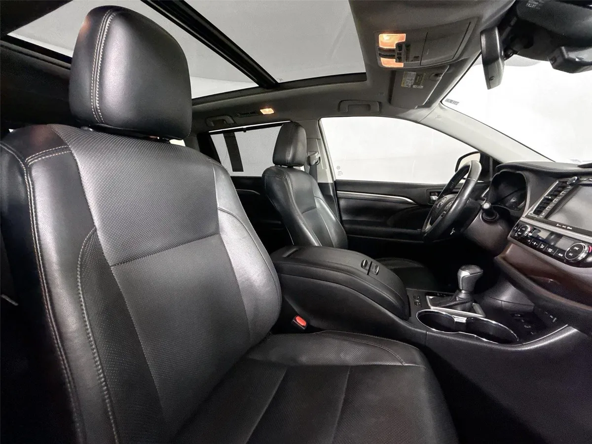 2019 Toyota Highlander Limited Platinum thumbnail 44