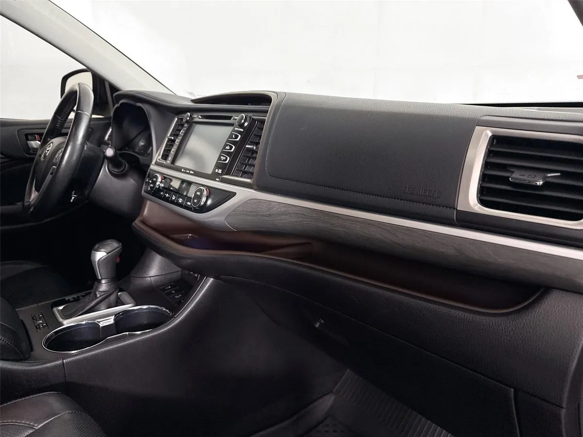 2019 Toyota Highlander Limited Platinum thumbnail 45
