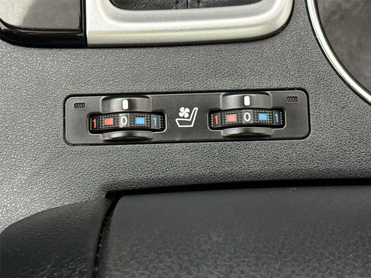 2019 Toyota Highlander Limited Platinum thumbnail 8