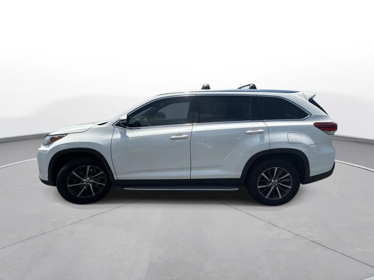 2019 Toyota Highlander XLE thumbnail 9