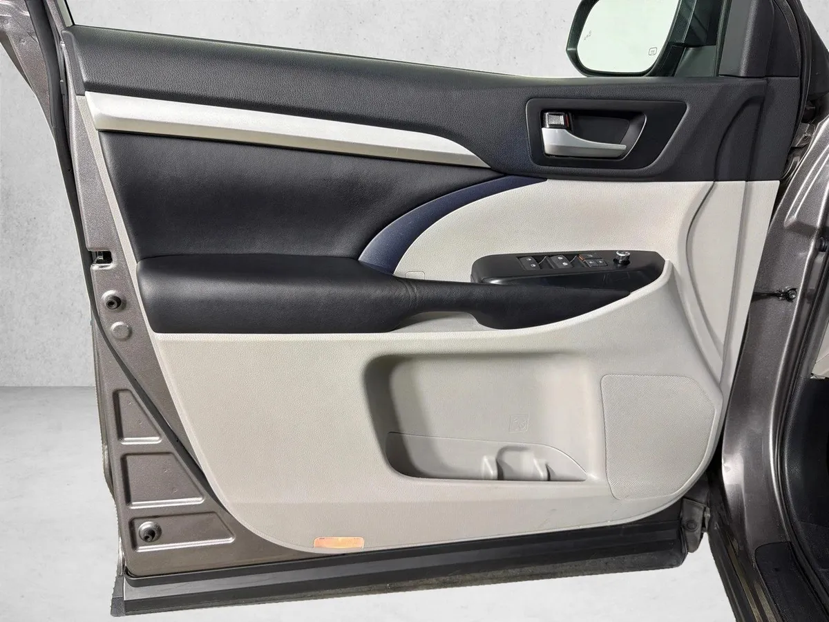 2019 Toyota Highlander XLE thumbnail 12