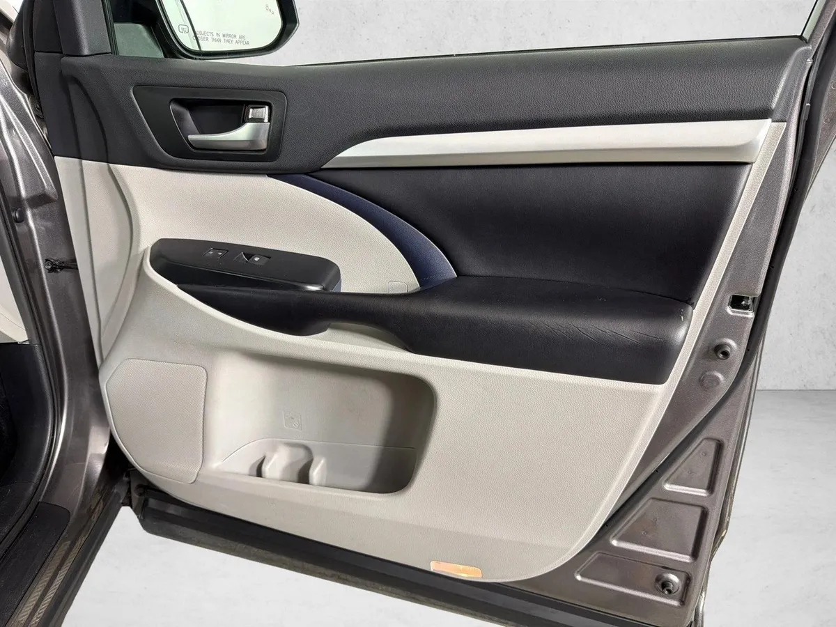 2019 Toyota Highlander XLE thumbnail 16