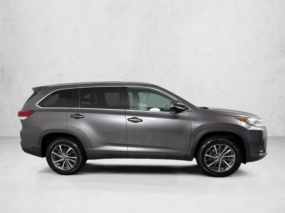 2019 Toyota Highlander XLE thumbnail 4