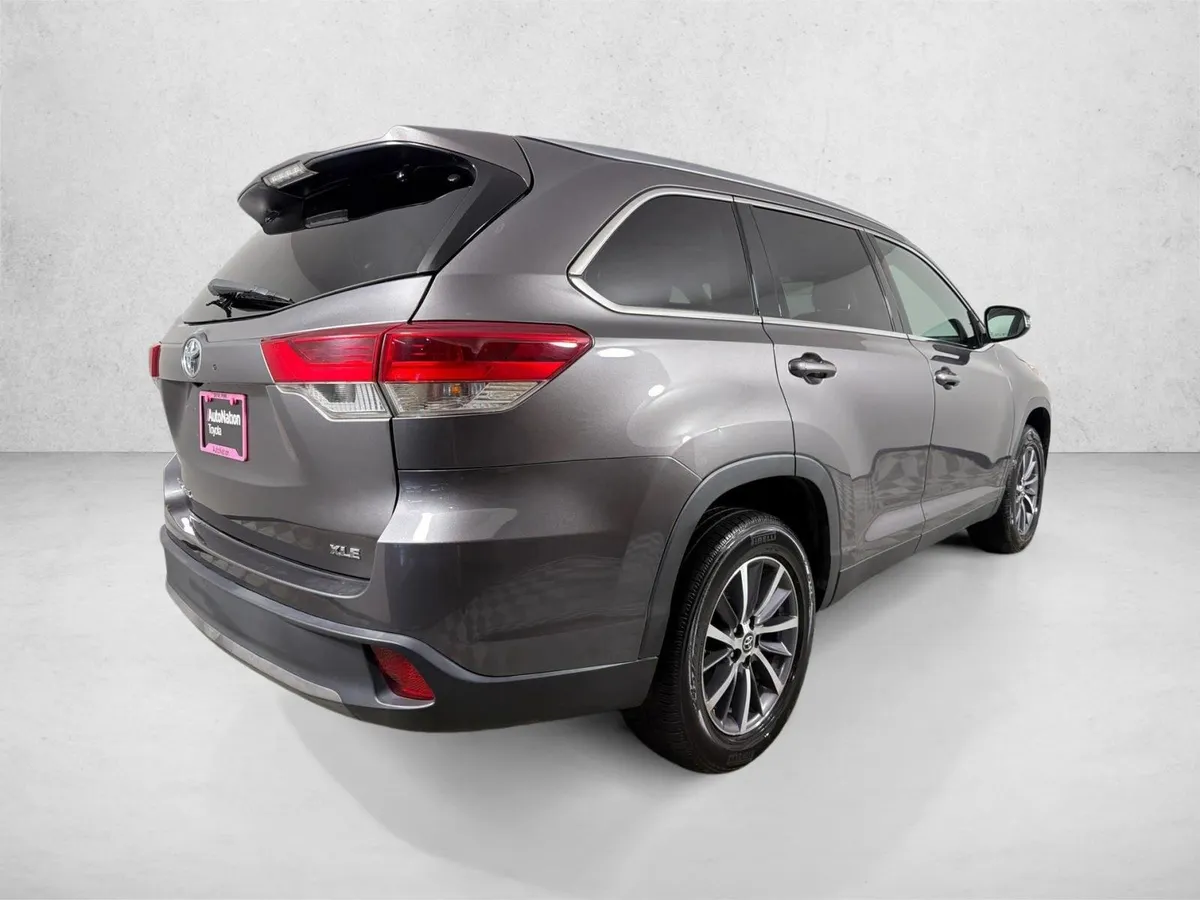2019 Toyota Highlander XLE thumbnail 5