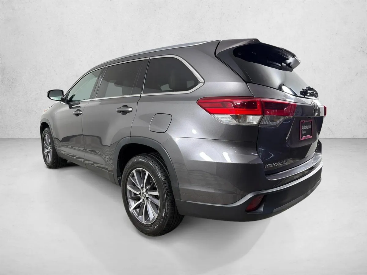 2019 Toyota Highlander XLE thumbnail 7