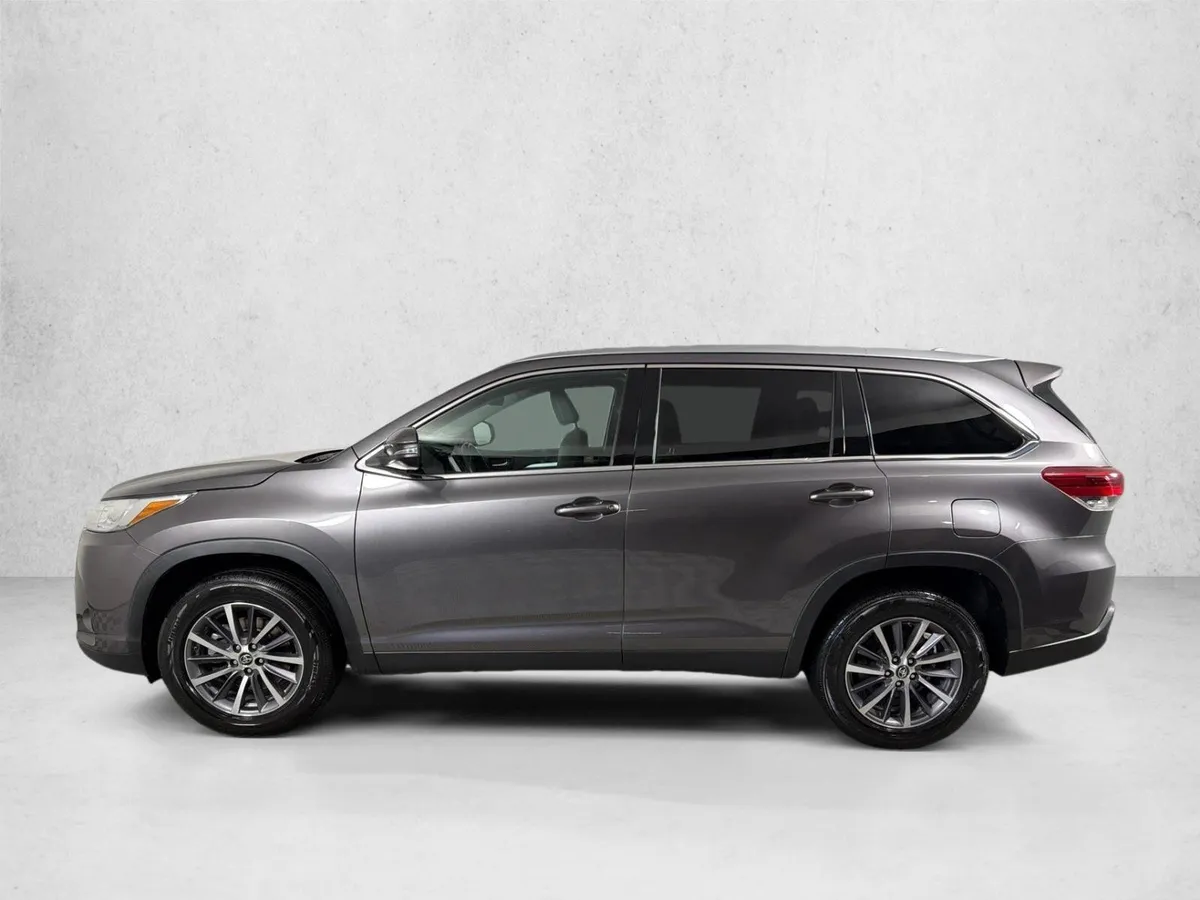 2019 Toyota Highlander XLE thumbnail 8