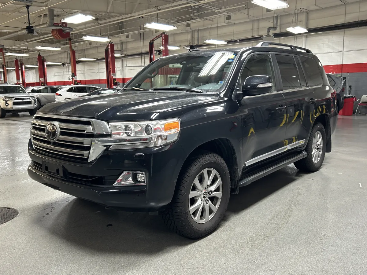 2019 Toyota Land Cruiser thumbnail 5