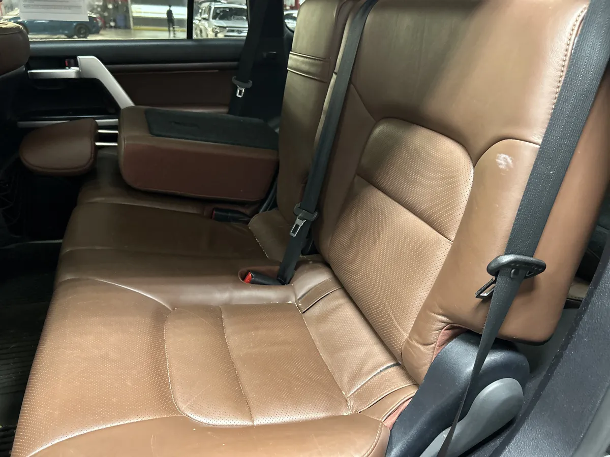 2019 Toyota Land Cruiser thumbnail 8