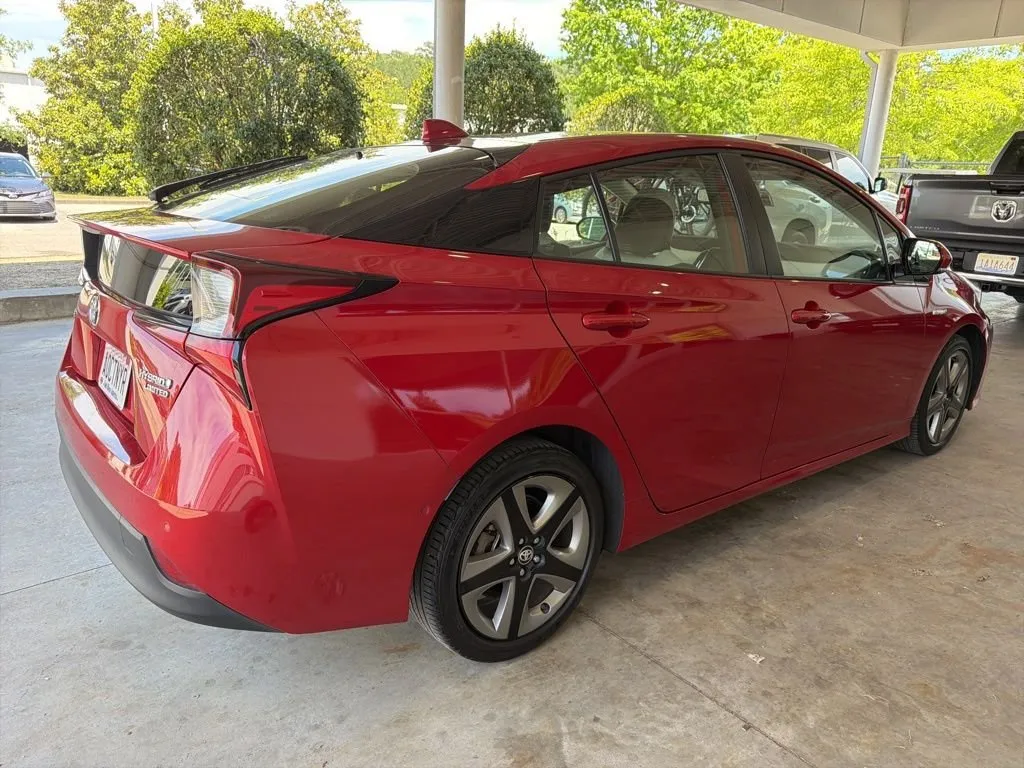 2019 Toyota Prius Limited thumbnail 3