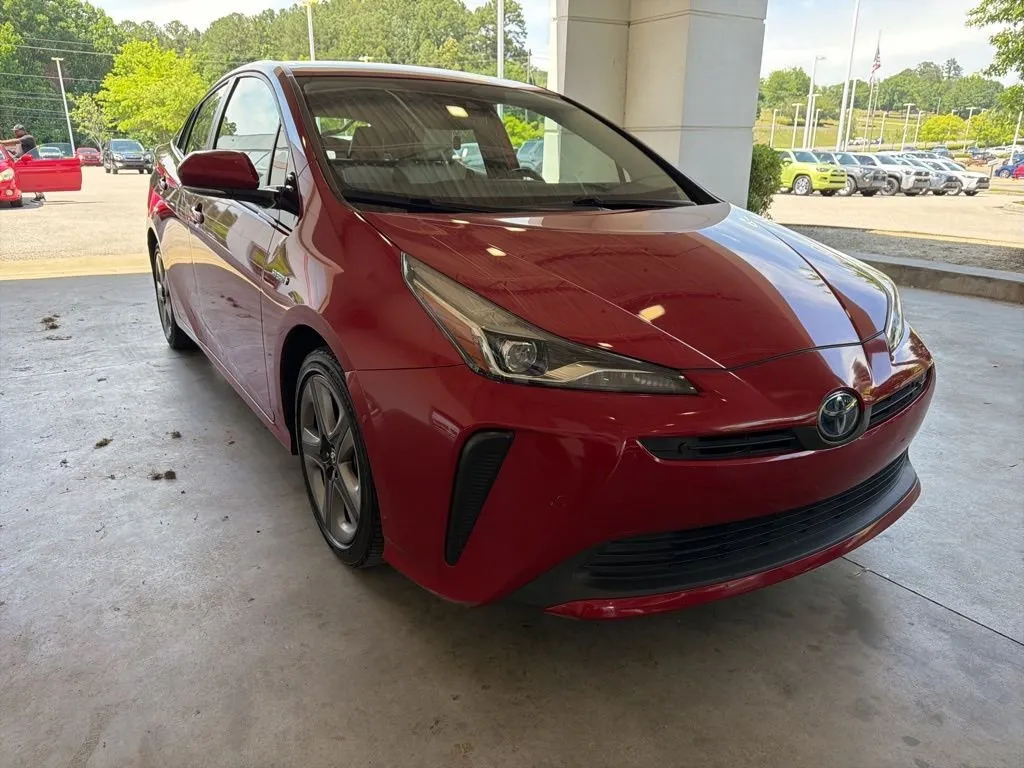 2019 Toyota Prius Limited thumbnail 4
