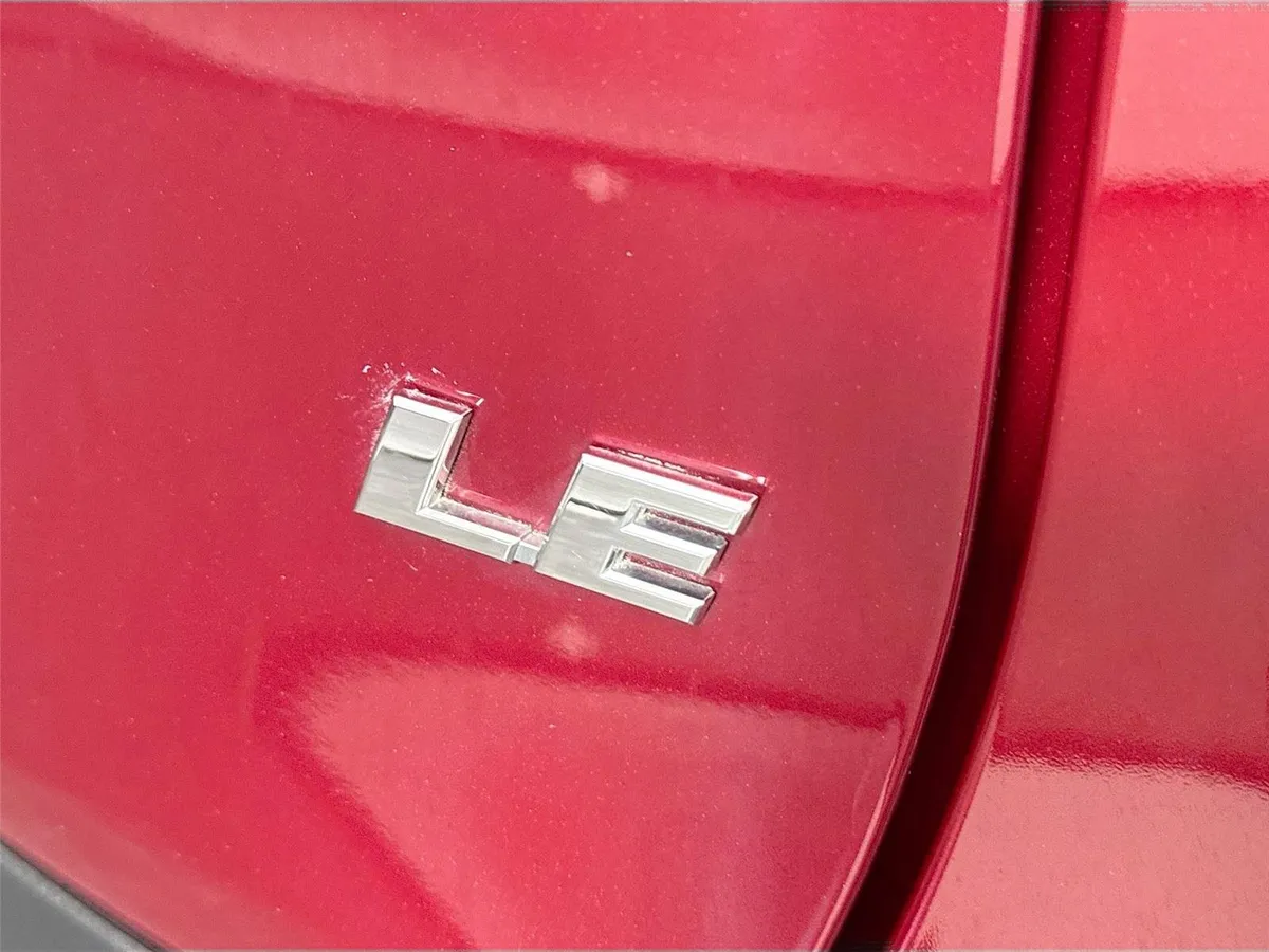 2019 Toyota RAV4 LE thumbnail 13