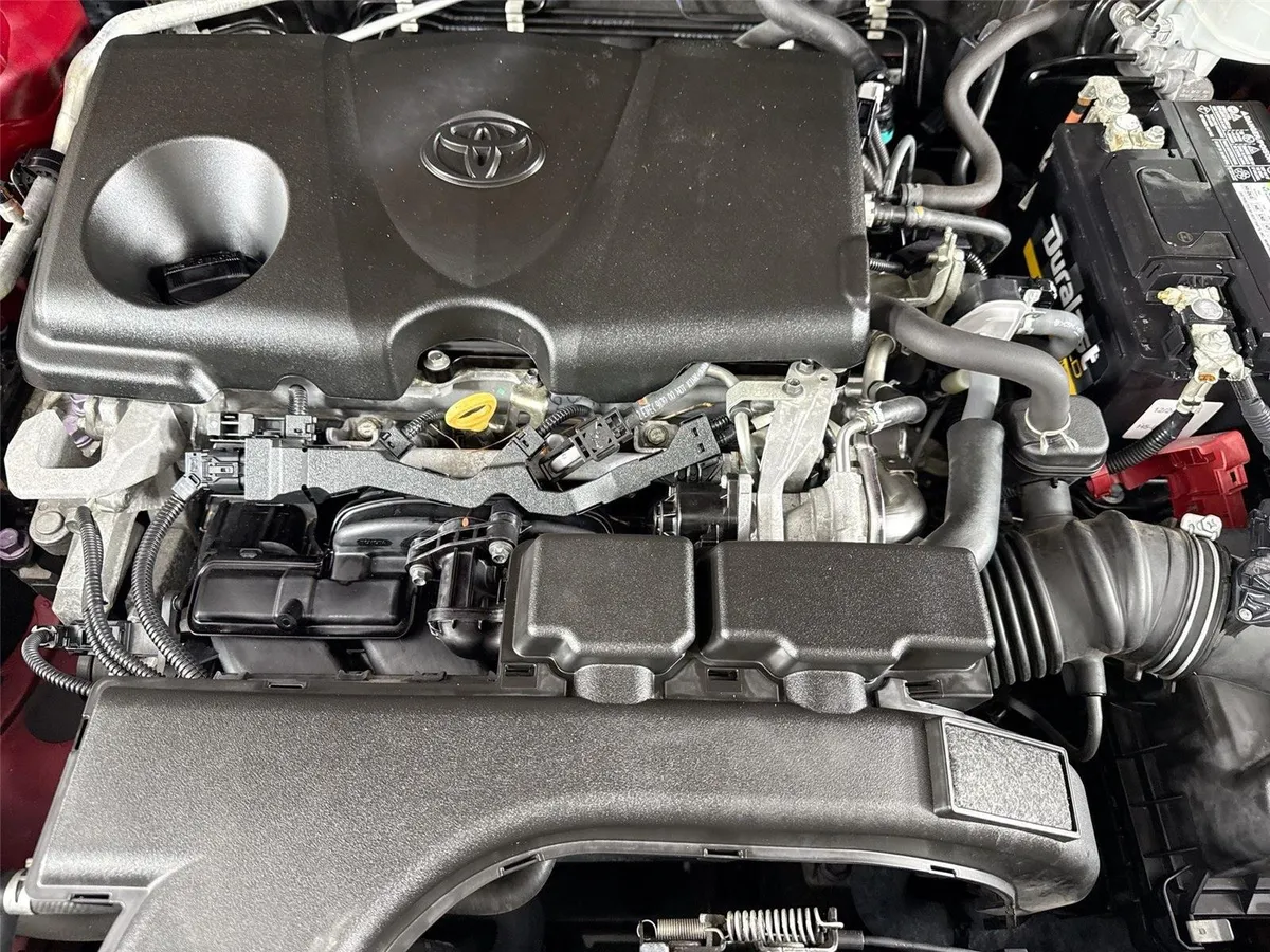 2019 Toyota RAV4 LE thumbnail 38