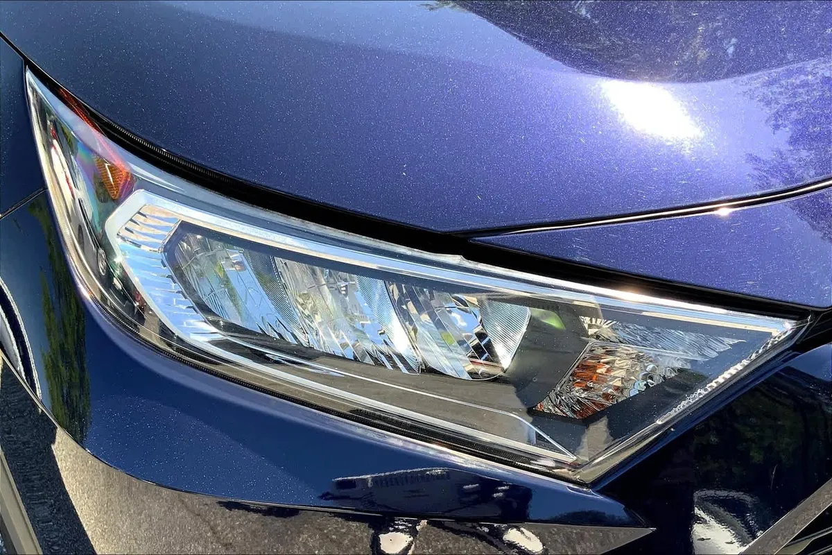 2019 Toyota RAV4 XLE thumbnail 23