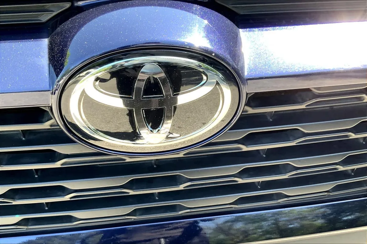 2019 Toyota RAV4 XLE thumbnail 25