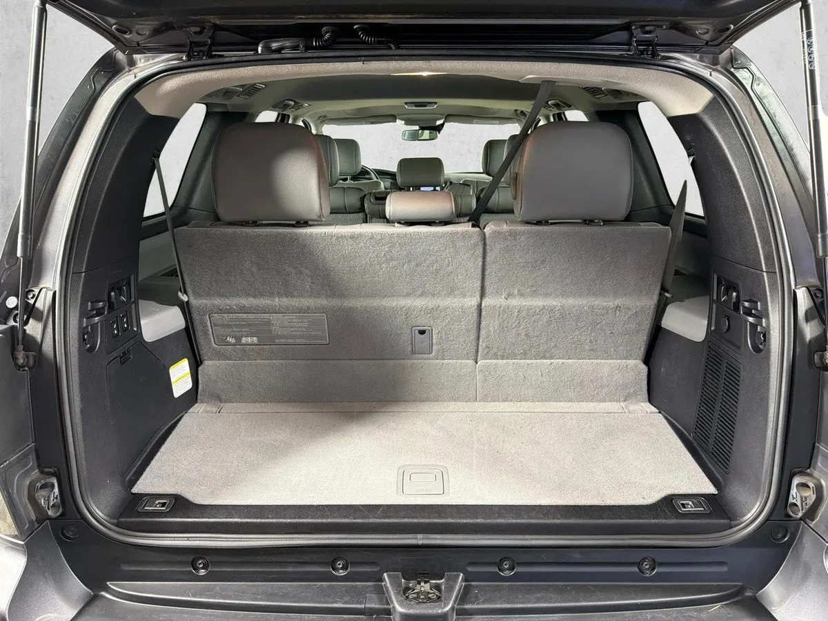 2019 Toyota Sequoia SR5 thumbnail 20