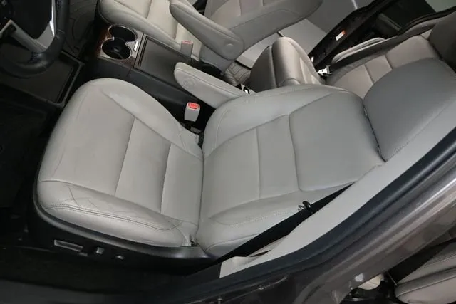 2019 Toyota Sienna Limited thumbnail 11