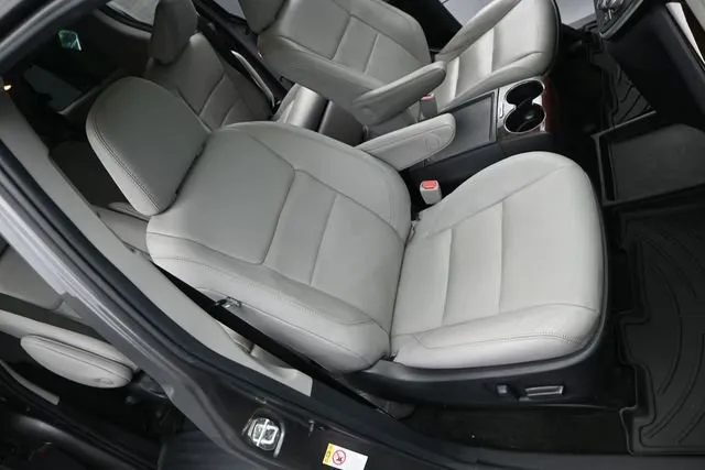 2019 Toyota Sienna Limited thumbnail 18