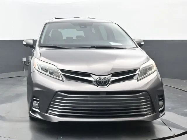 2019 Toyota Sienna Limited thumbnail 21