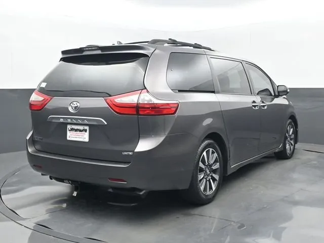 2019 Toyota Sienna Limited thumbnail 22