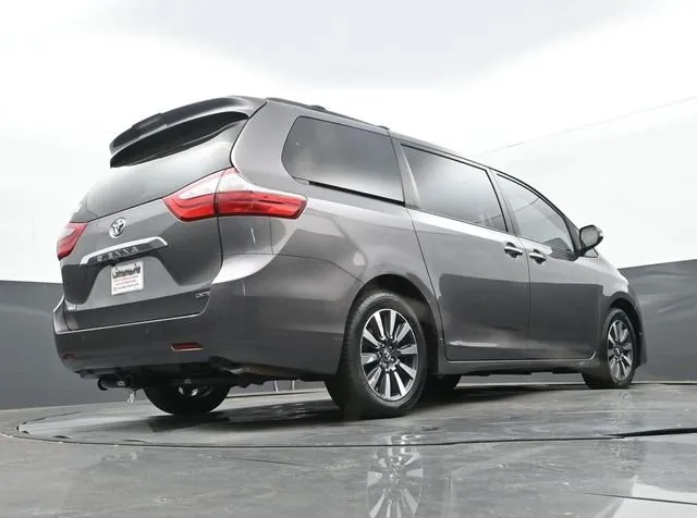 2019 Toyota Sienna Limited thumbnail 27