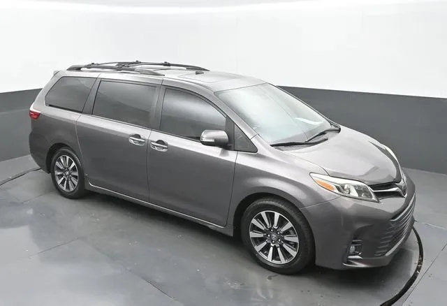 2019 Toyota Sienna Limited thumbnail 29