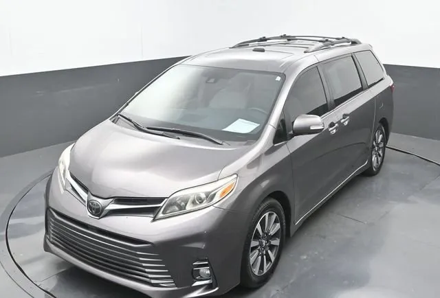2019 Toyota Sienna Limited thumbnail 32