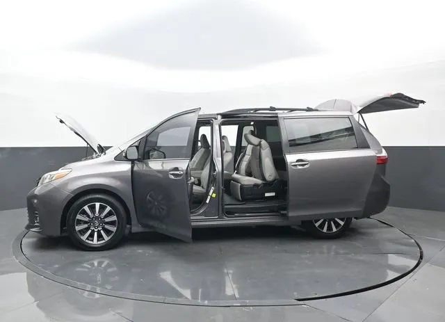 2019 Toyota Sienna Limited thumbnail 34