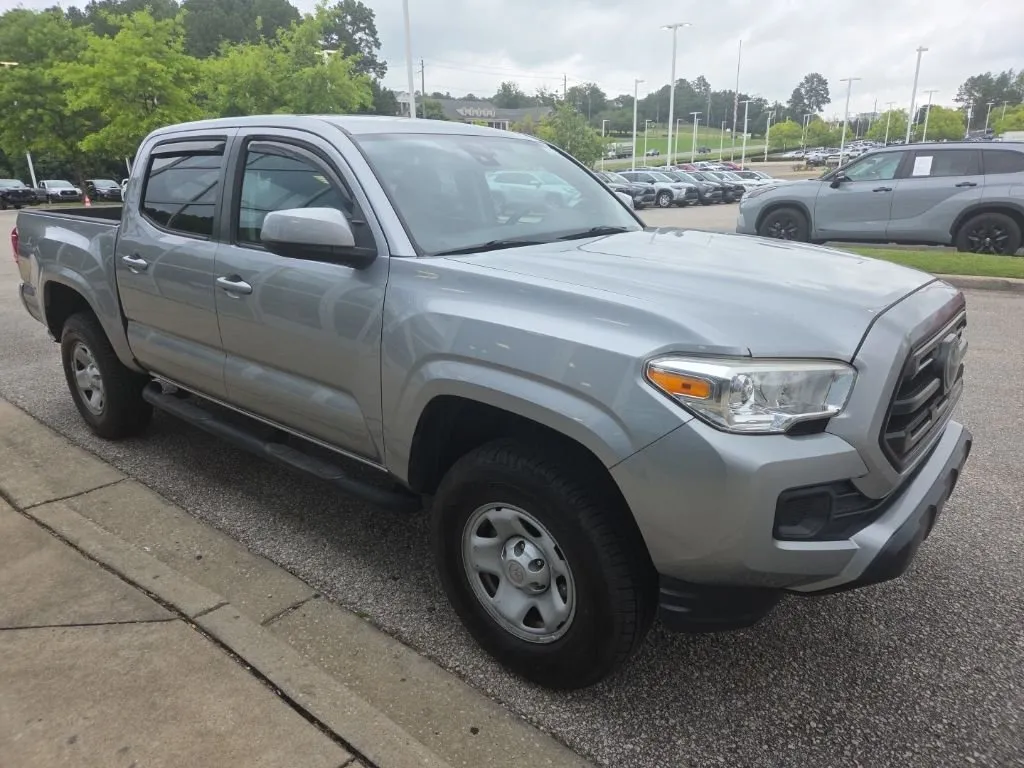 2019 Toyota Tacoma thumbnail 2