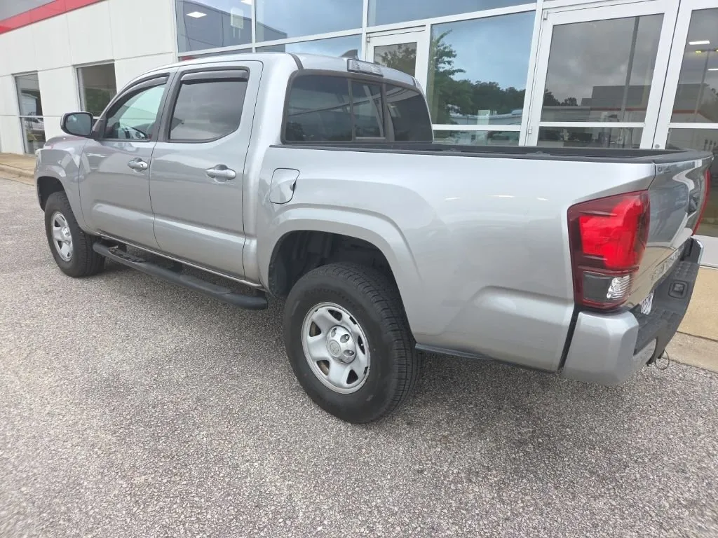 2019 Toyota Tacoma thumbnail 4