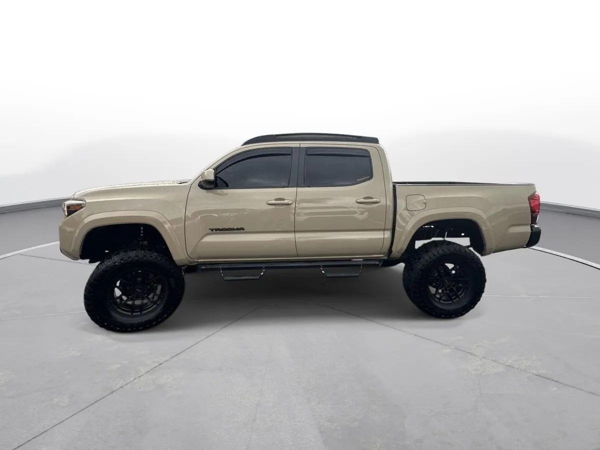 2019 Toyota Tacoma SR5 thumbnail 9