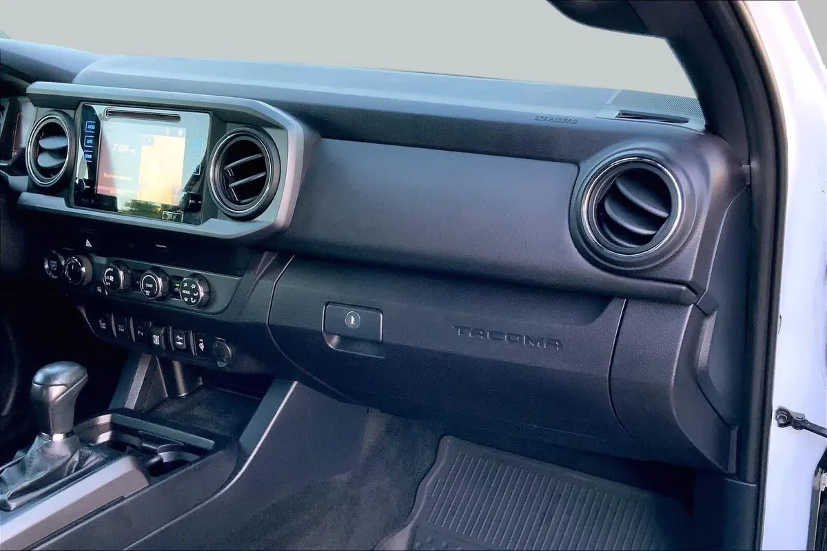 2019 Toyota Tacoma TRD Off Road thumbnail 18