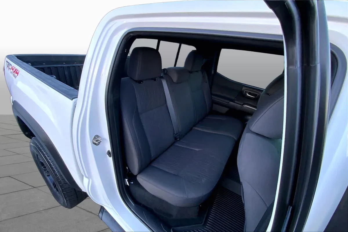 2019 Toyota Tacoma TRD Off Road thumbnail 19