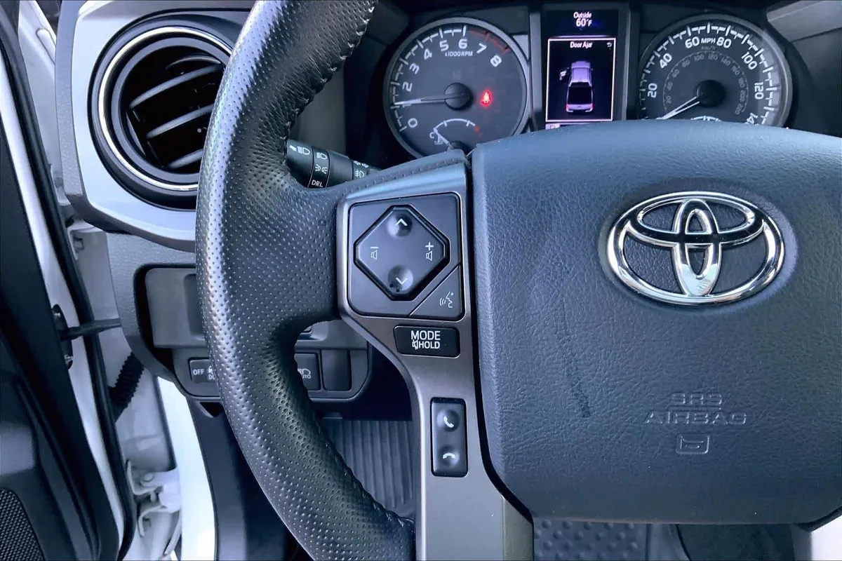 2019 Toyota Tacoma TRD Off Road thumbnail 23