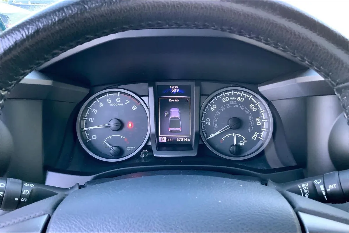 2019 Toyota Tacoma TRD Off Road thumbnail 25