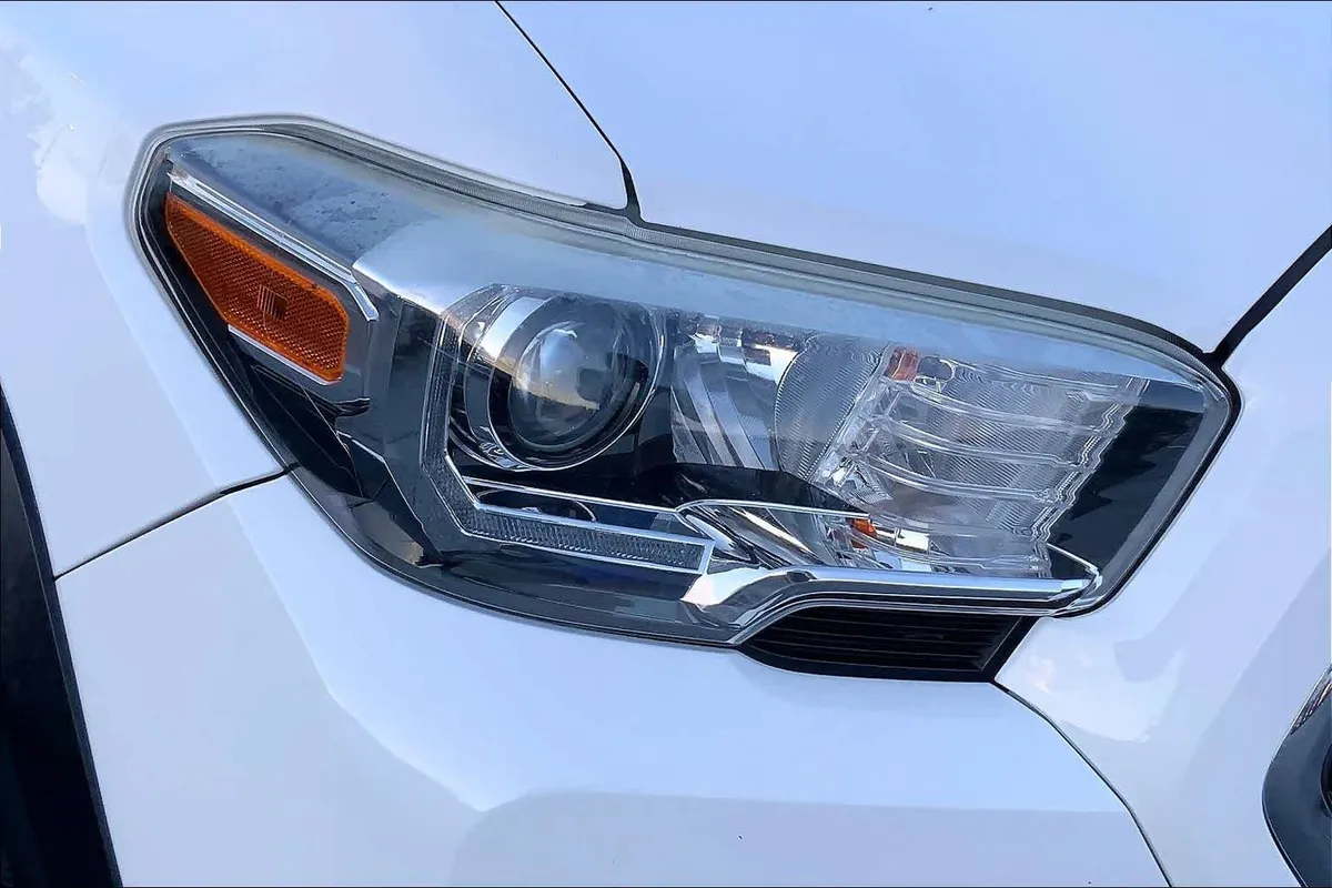 2019 Toyota Tacoma TRD Off Road thumbnail 26