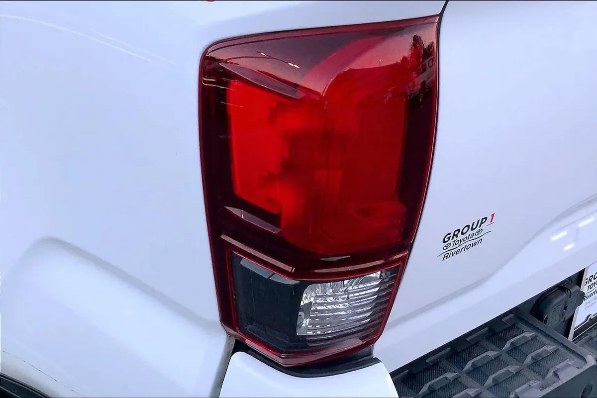 2019 Toyota Tacoma TRD Off Road thumbnail 27