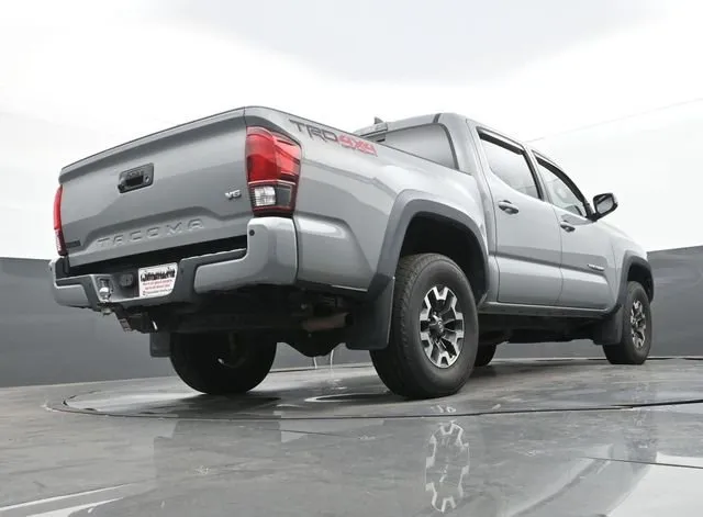 2019 Toyota Tacoma TRD Off-Road thumbnail 11