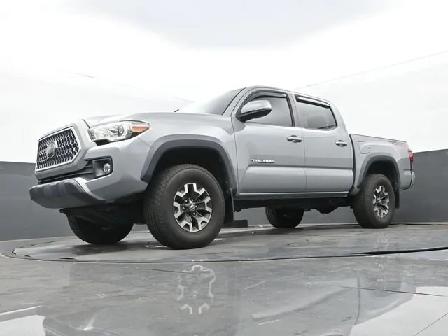 2019 Toyota Tacoma TRD Off-Road thumbnail 12