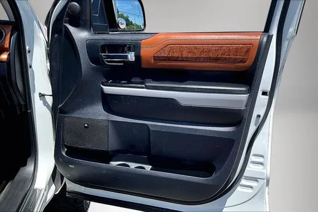 2019 Toyota Tundra 1794 thumbnail 26