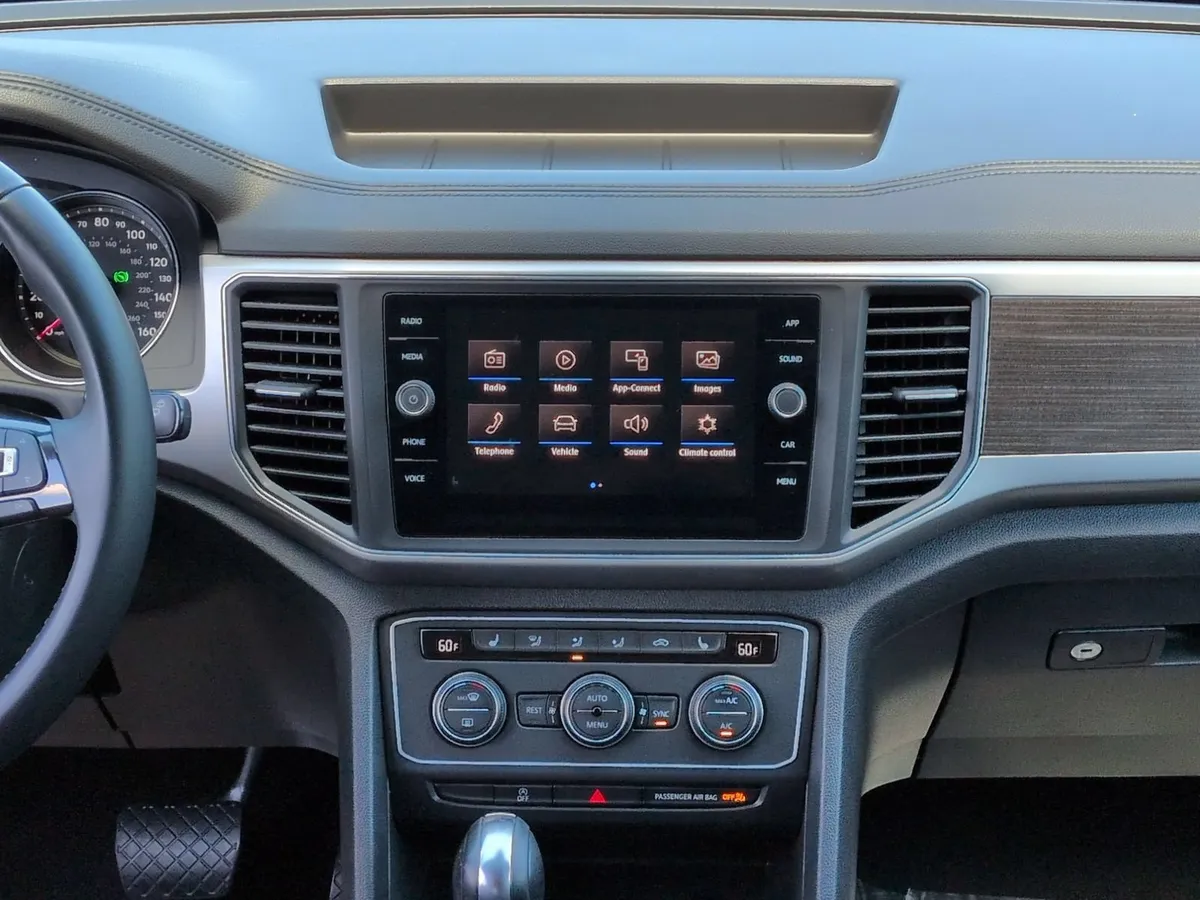 2019 Volkswagen Atlas 3.6L V6 SE w/Technology thumbnail 28